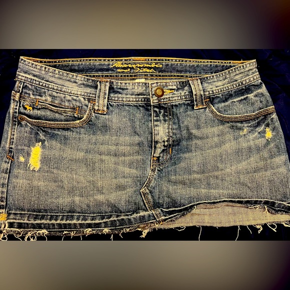 Abercrombie and Fitch Distressed Cut-Off Blue Denim Mini-Skirt Size 10 - Picture 1 of 10